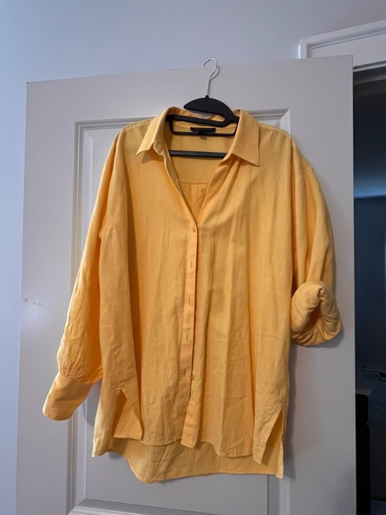 Banana Republic Tops - Banana Republic Women’s Light Yellow Button-Down Shirt